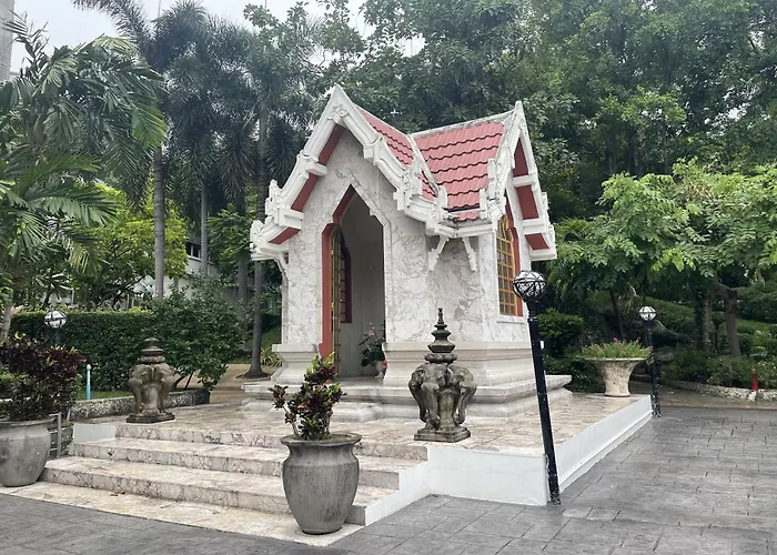Suan Sunandha Palace Hotel 3*